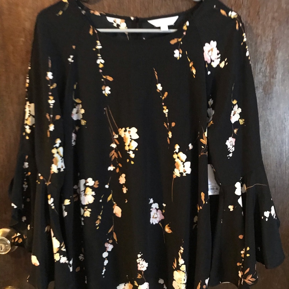 LC Lauren Conrad Flutter Sleeve Blouse
